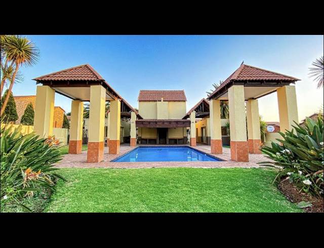 3 BEDROOM TOWNHOUSE FOR SALE IN VORNA VALLEY